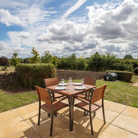 Meadow View Villa Cirencester Exterior photo